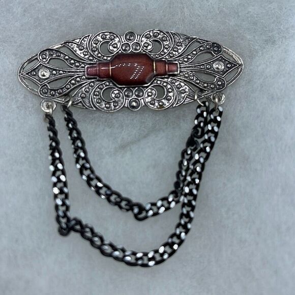 Vintage Victorian looking enamel dropping chains brooch. - Picture 2 of 7